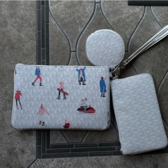 Michael Kors Jet Set Girls Wristlet Trio - Picture 11 of 16